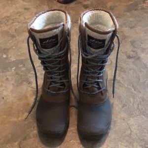 North face winter boots size 9